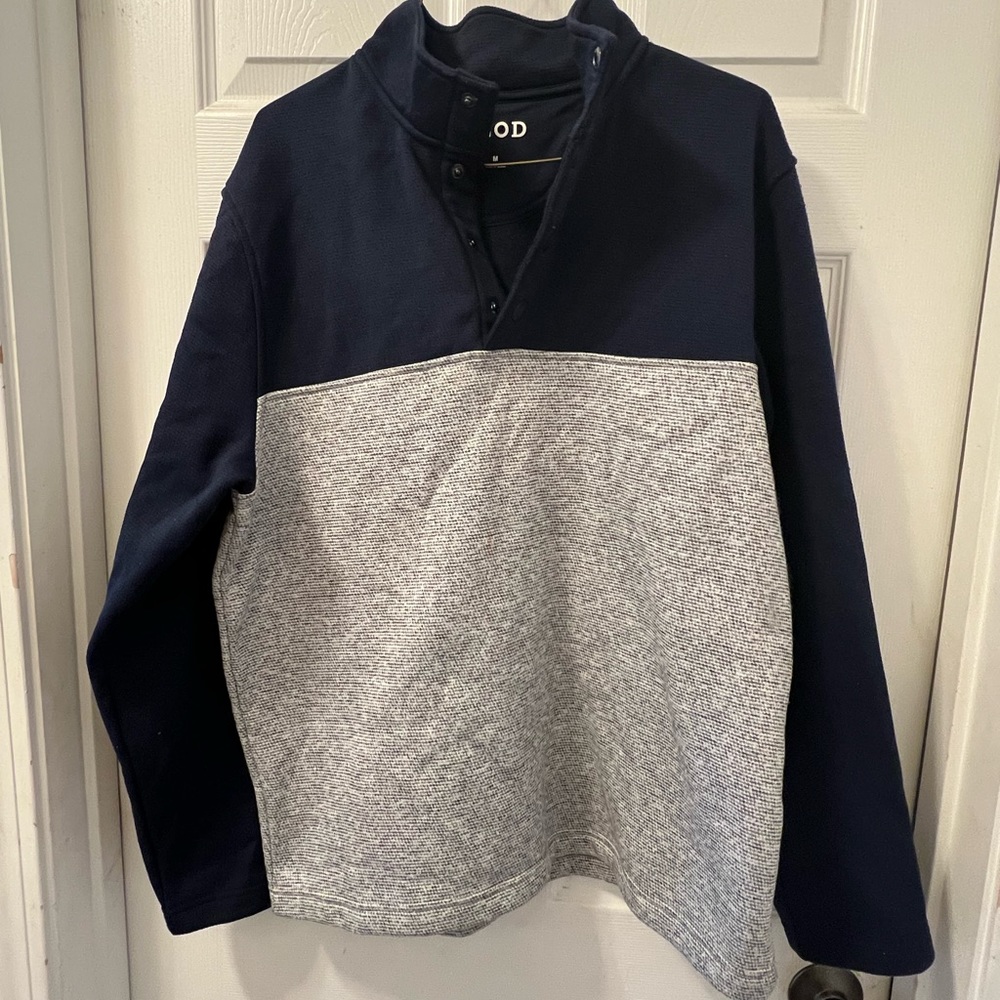 Izod men’s sweatshirt with snaps